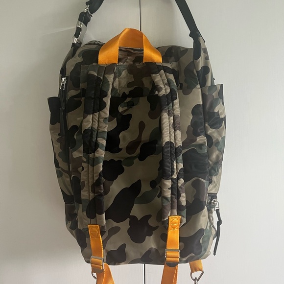 ShortyLOVE boxer - large camo backpack. Excellent condition with many pockets. - Picture 2 of 4